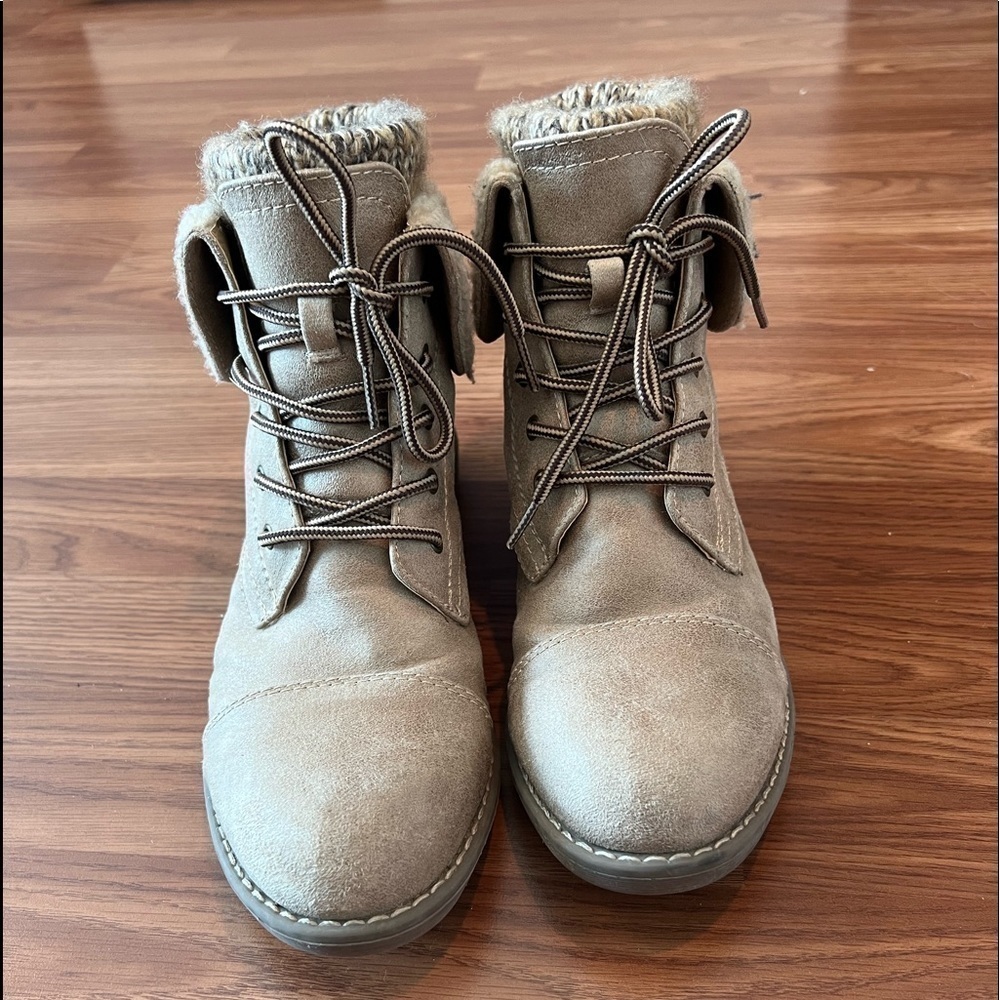 DUENA BOOTIE Cliffs by White Mountain Size 7.5 M